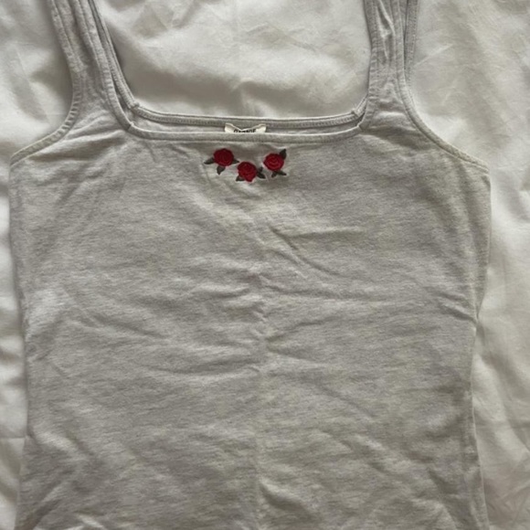 Grey tank top from garage - Picture 2 of 3